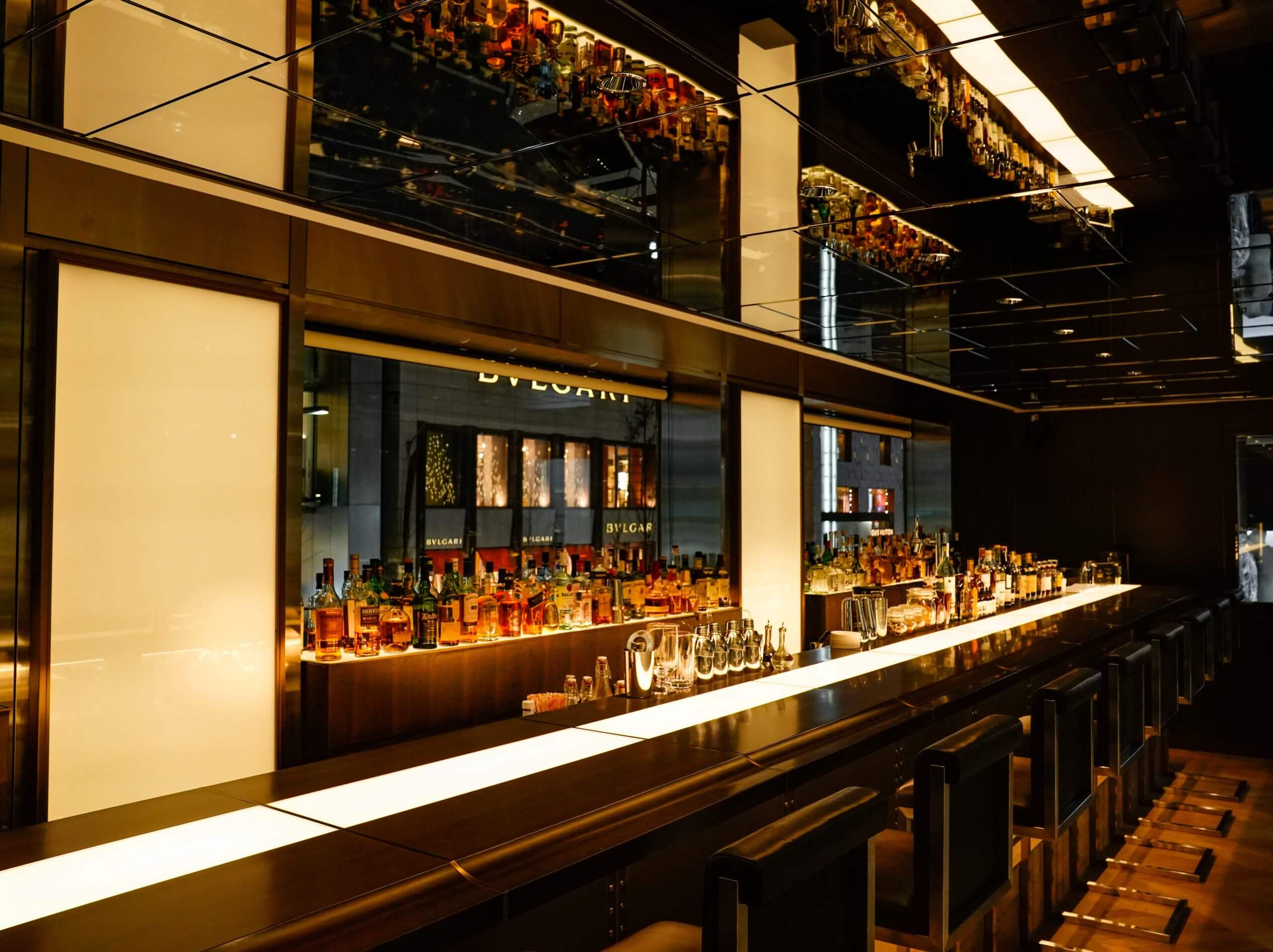 dunhill bar
