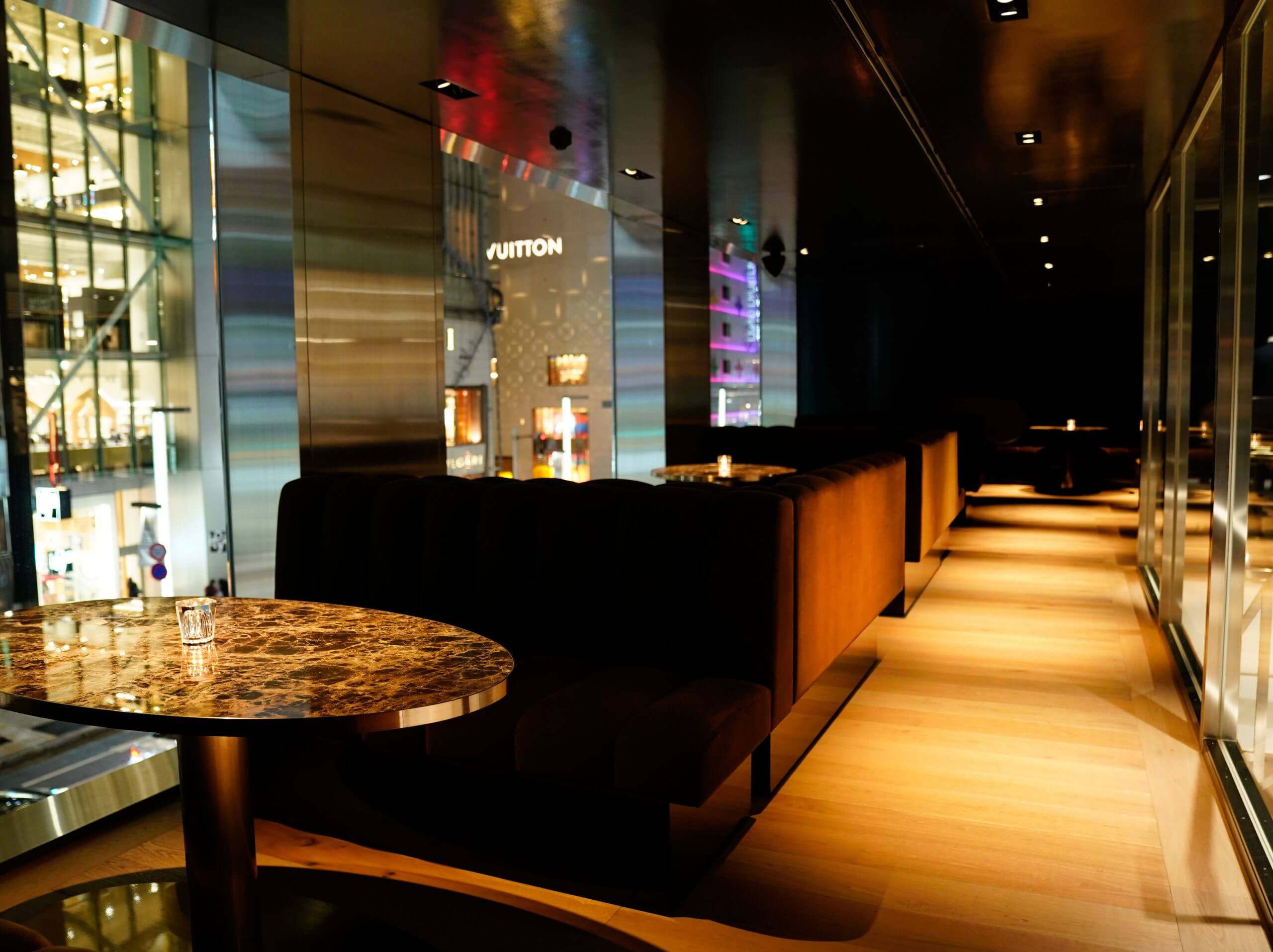 dunhill bar