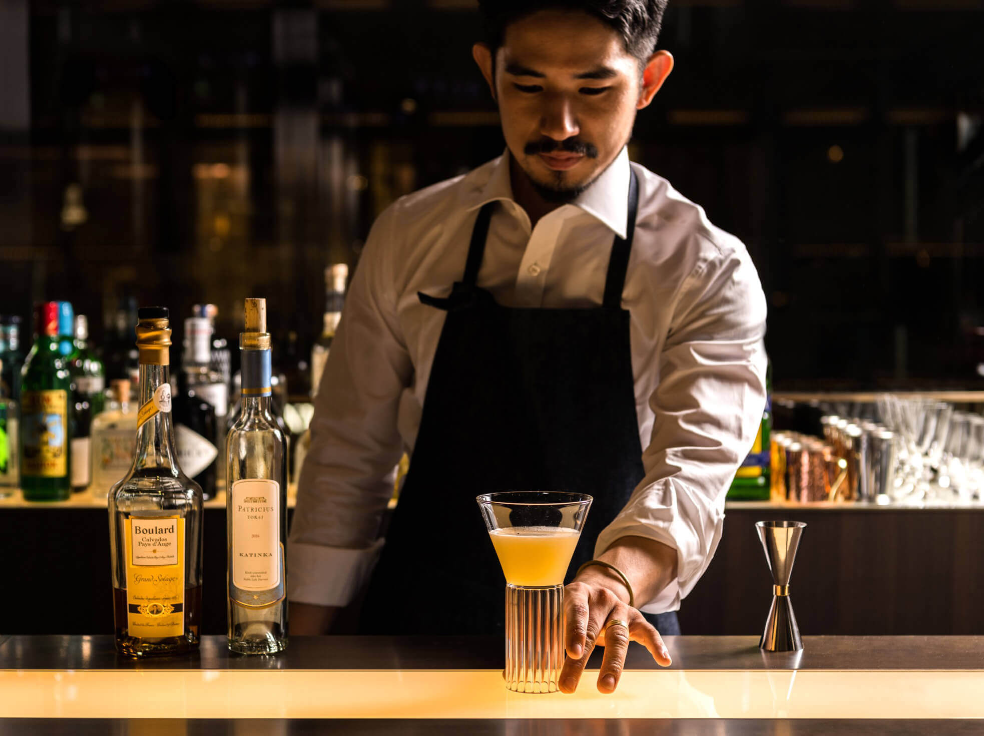 dunhill bar