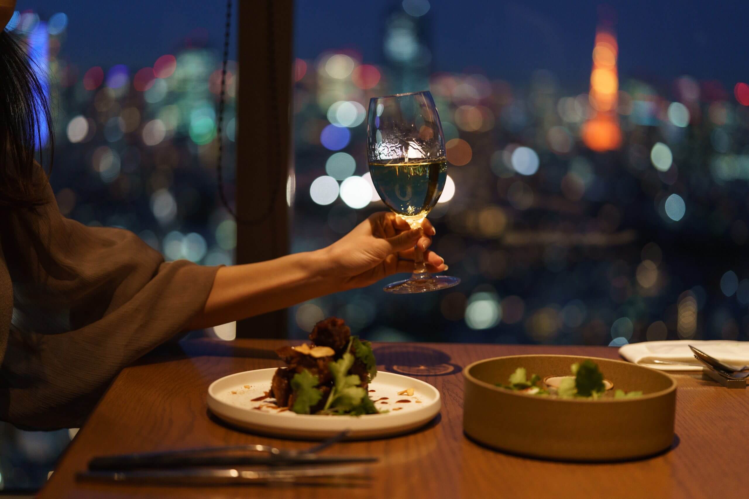 【窓際席確約！】東京の夜景を一望しながら楽しむ、特別なワインペアリング付コース
