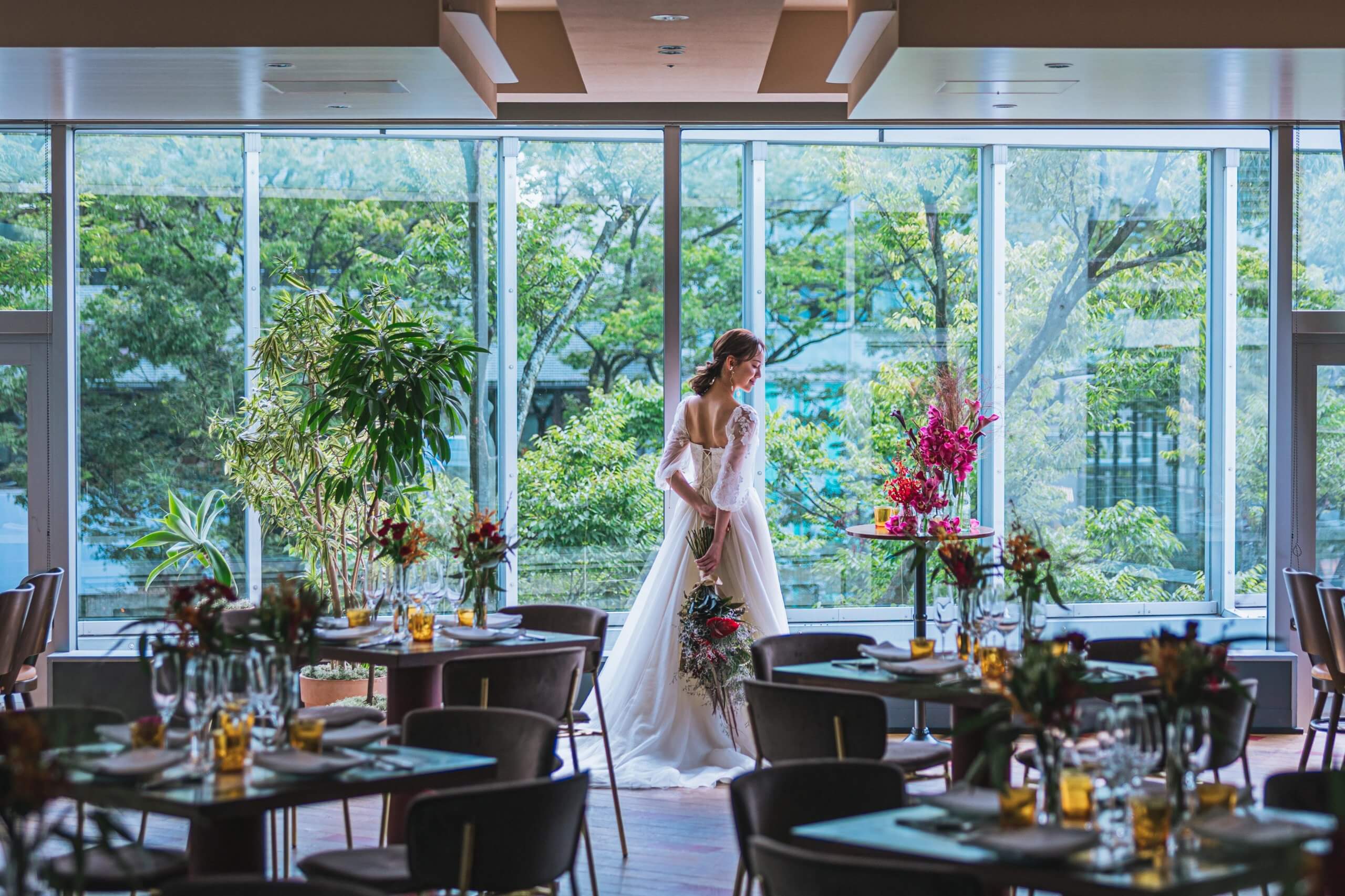 結婚式や披露宴はこちら。無料試食付き相談会も実施中。